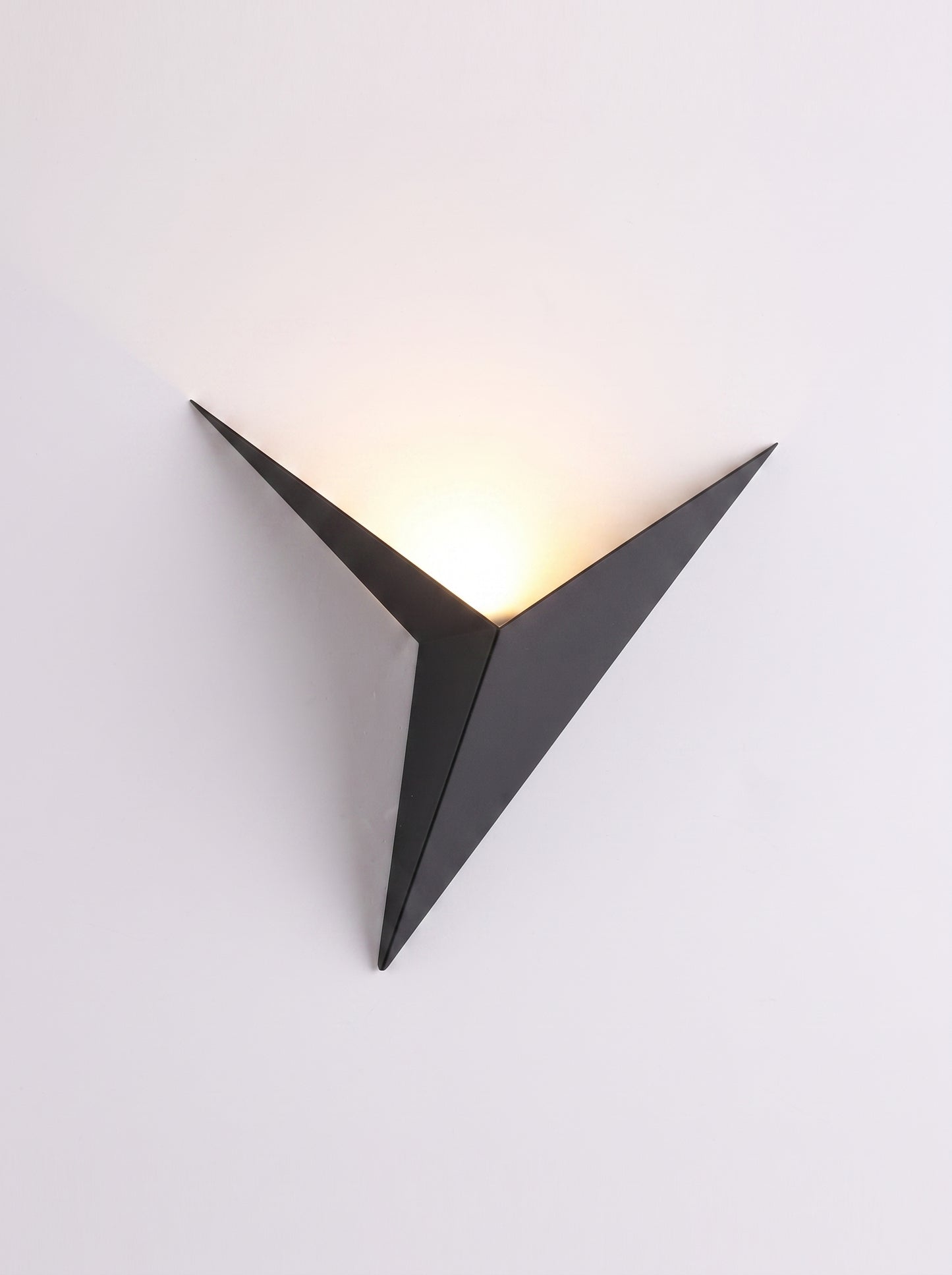 Applique Murale LED Triangulaire Design Minimaliste - KIRA