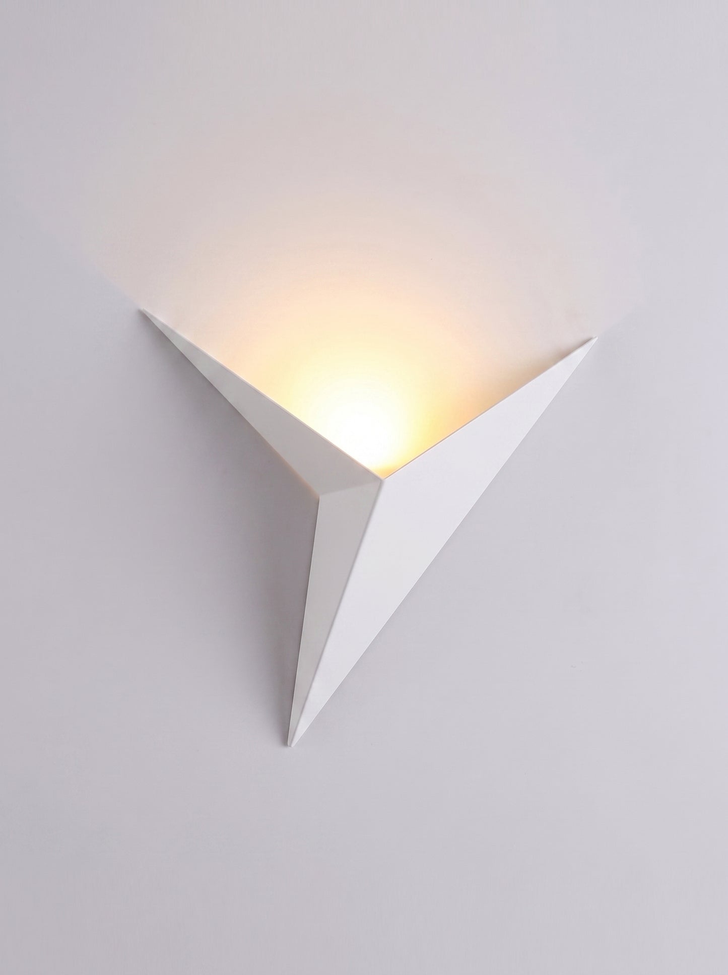 Applique Murale LED Triangulaire Design Minimaliste - KIRA